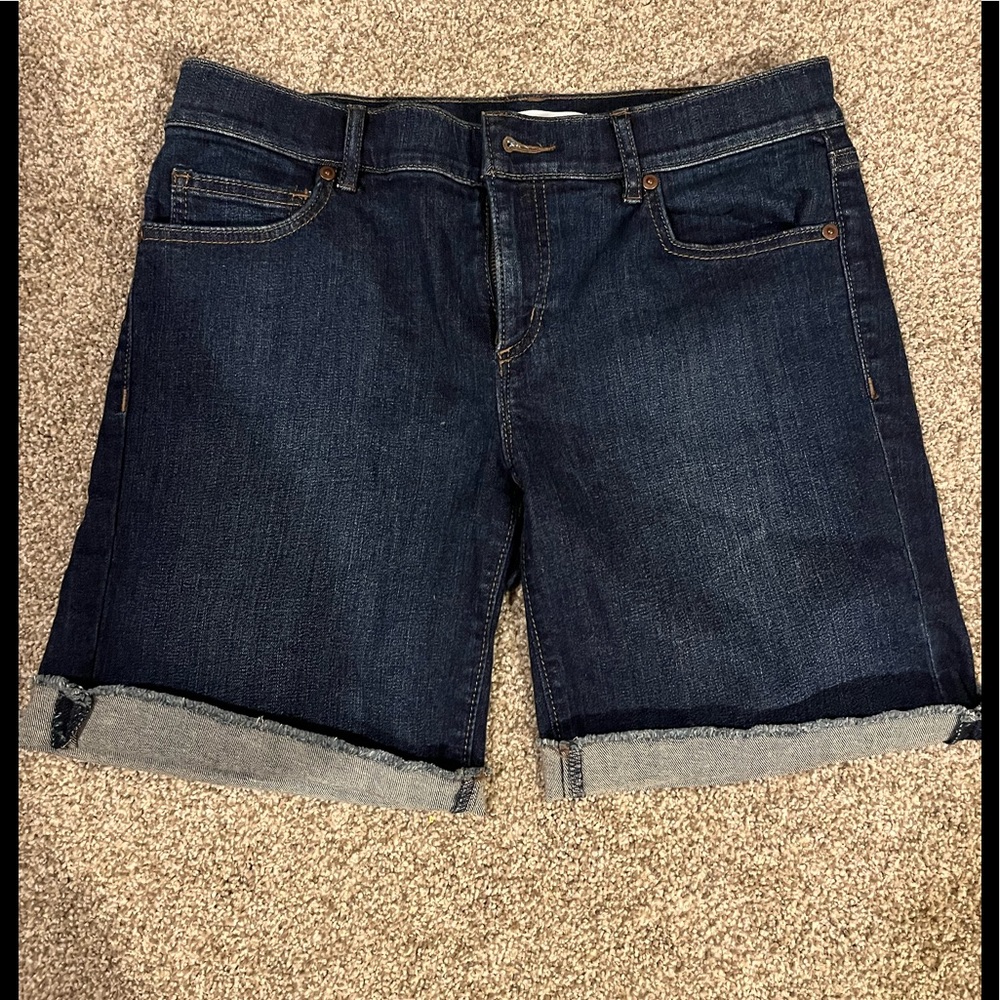 Loft Womens Jeans shorts. Size: 27/4. Excellent condition. Dark rinse. - Picture 2 of 4
